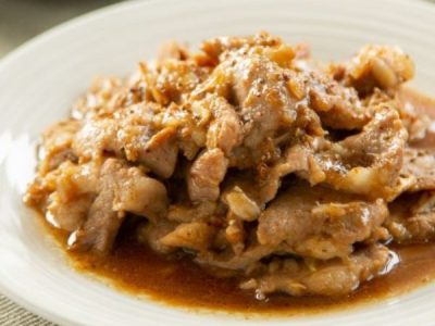 หมูผัดกระเทียม