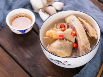 ไก่ตุ๋นยาจีน