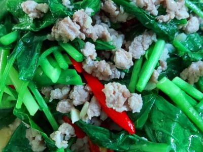 ผัดคะน้าหมูสับ