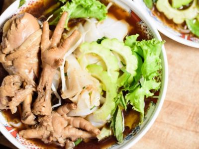 ก๋วยเตี๋ยวไก่ตุ๋น