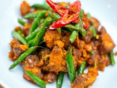 ผัดพริกแกงหมู