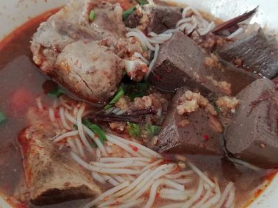 ขนมจีนน้ำเงี้ยว